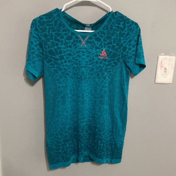 tight fitting top - Picture 2 of 9